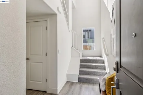 $999,999 | 28957 Ashwell Avenue, Hayward, CA 94544