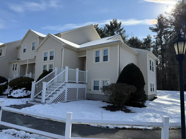 $2,950 | 21 Lamplighter Lane, Unit 21, Easton, MA 02375
