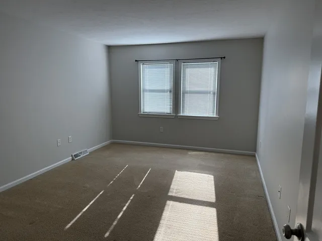 $2,950 | 21 Lamplighter Lane, Unit 21, Easton, MA 02375