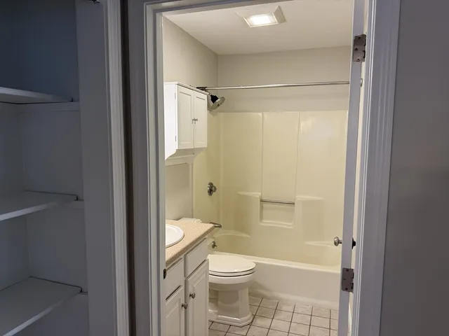 $2,950 | 21 Lamplighter Lane, Unit 21, Easton, MA 02375