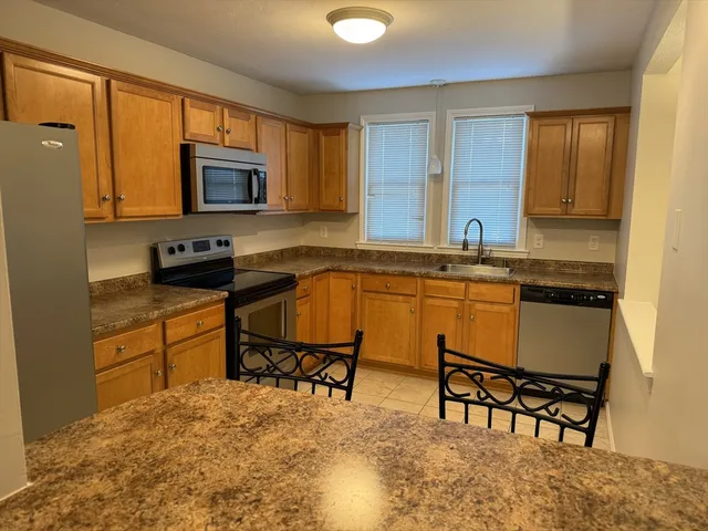 $2,950 | 21 Lamplighter Lane, Unit 21, Easton, MA 02375