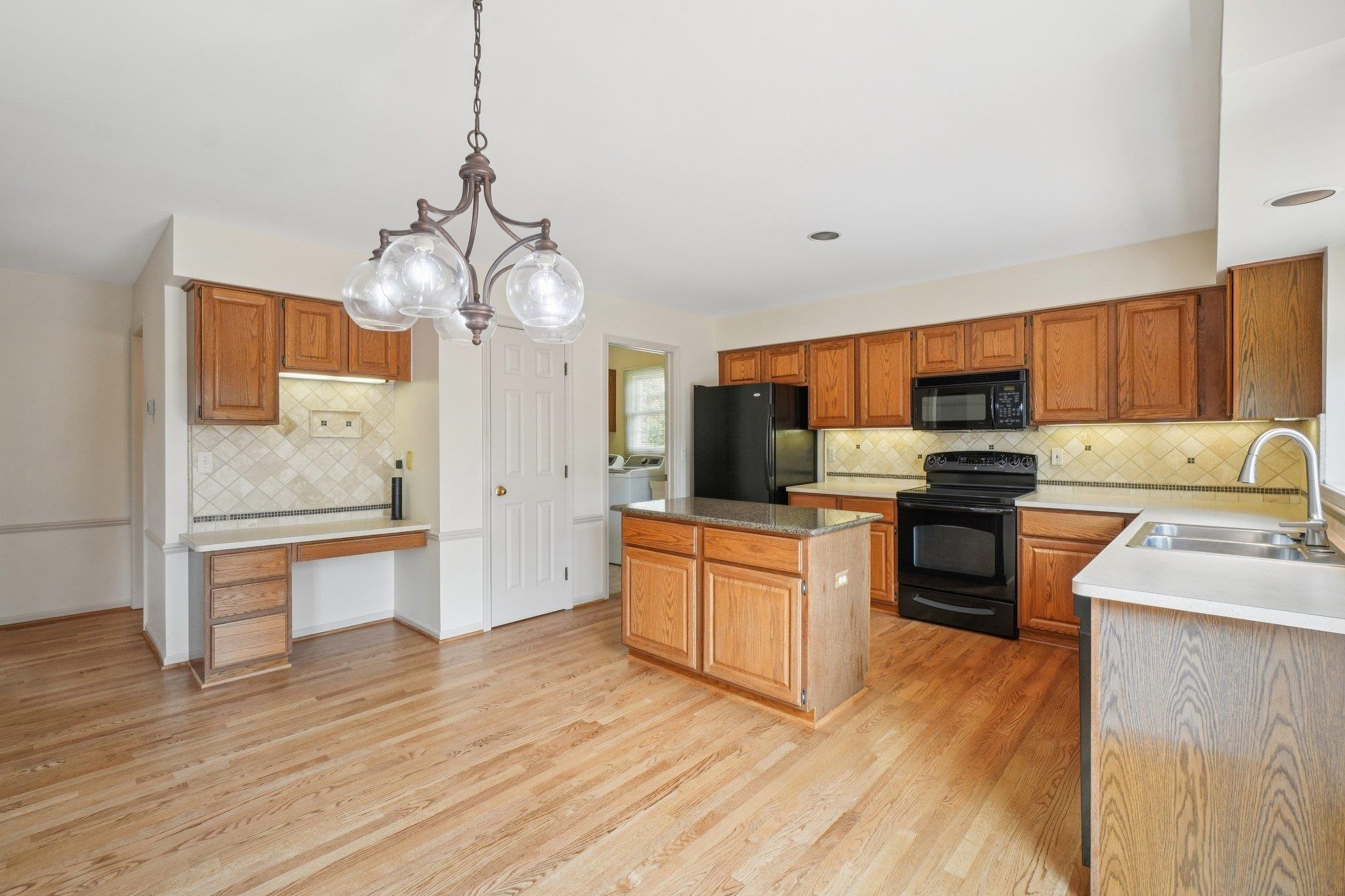 1678 Hillcrest Drive Rochester, MI 48306 - Photo 10 of 50 50213236-35994d34-7e35-4ca0-b1c0-bd6338b3376e.JPG