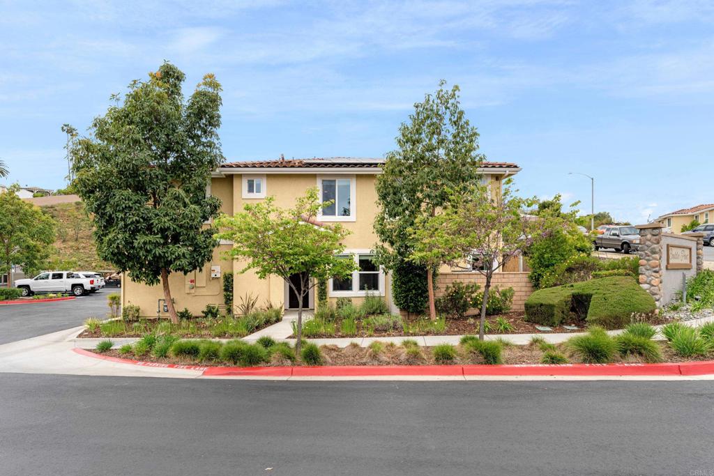 8629 Orchard Bloom Way El Cajon, CA 92021 - Photo 3 of 21