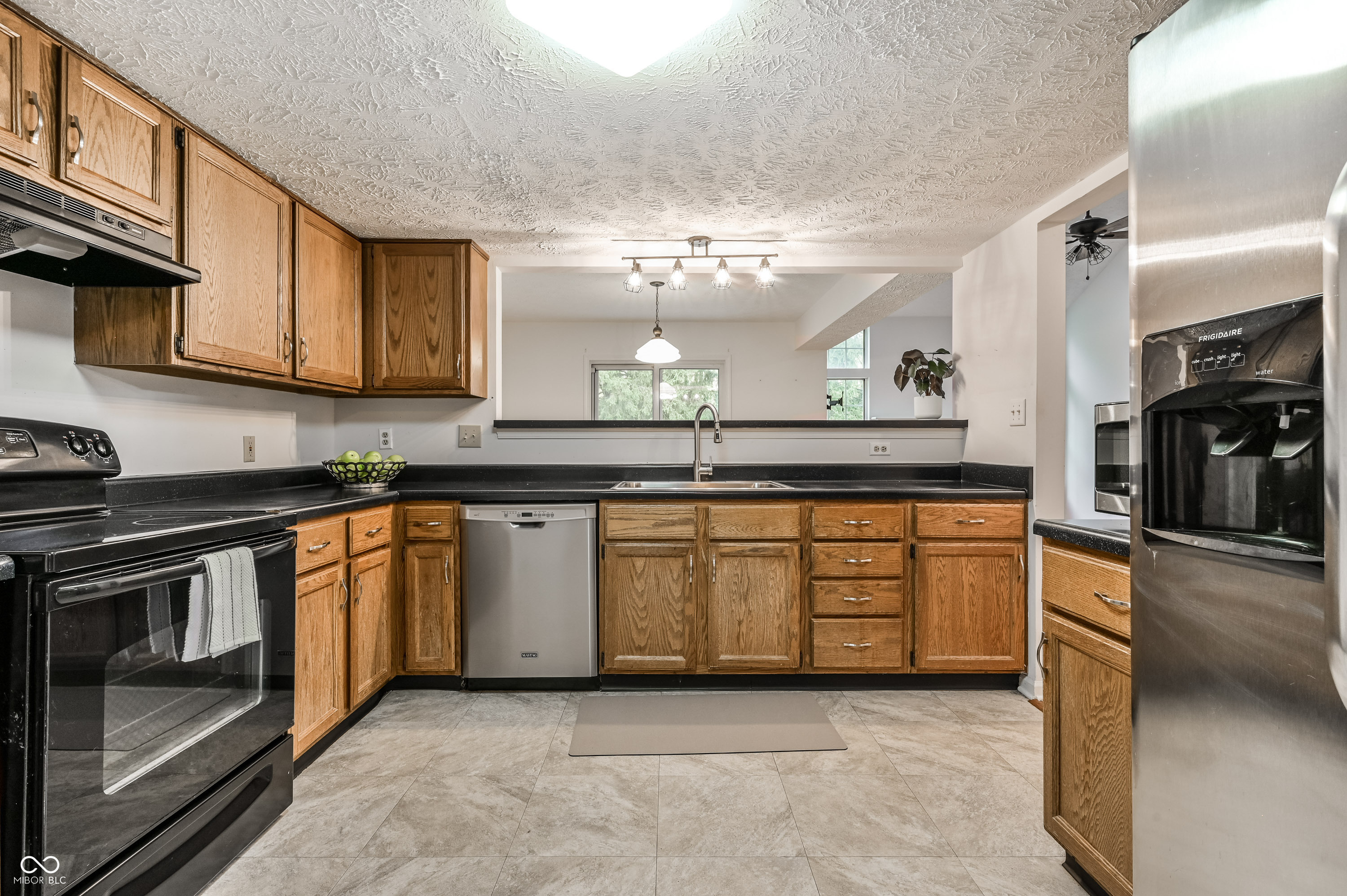 6534 Miramar Court Indianapolis, IN 46250 - Photo 11 of 23