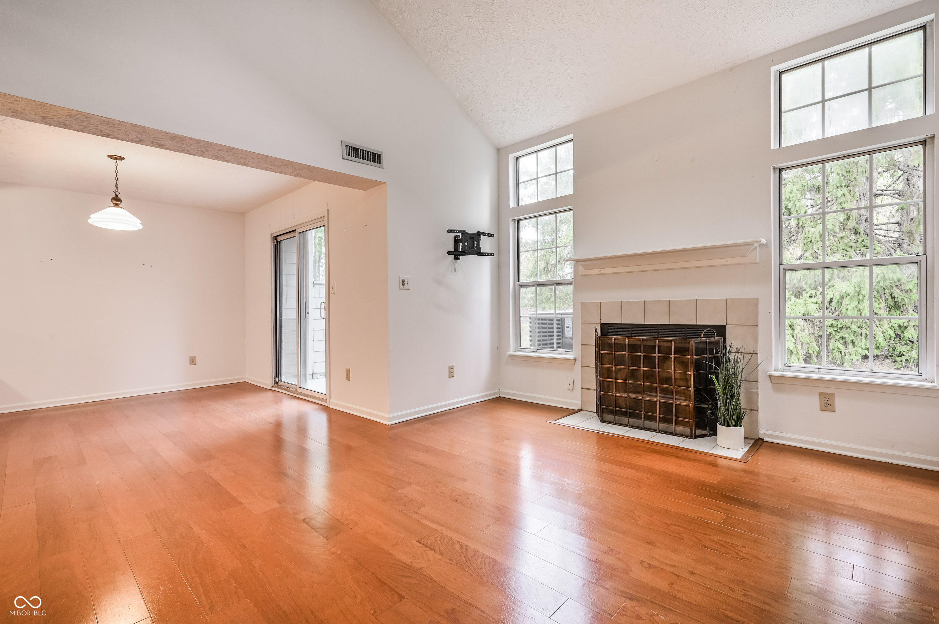 6534 Miramar Court Indianapolis, IN 46250 - Photo 6 of 23