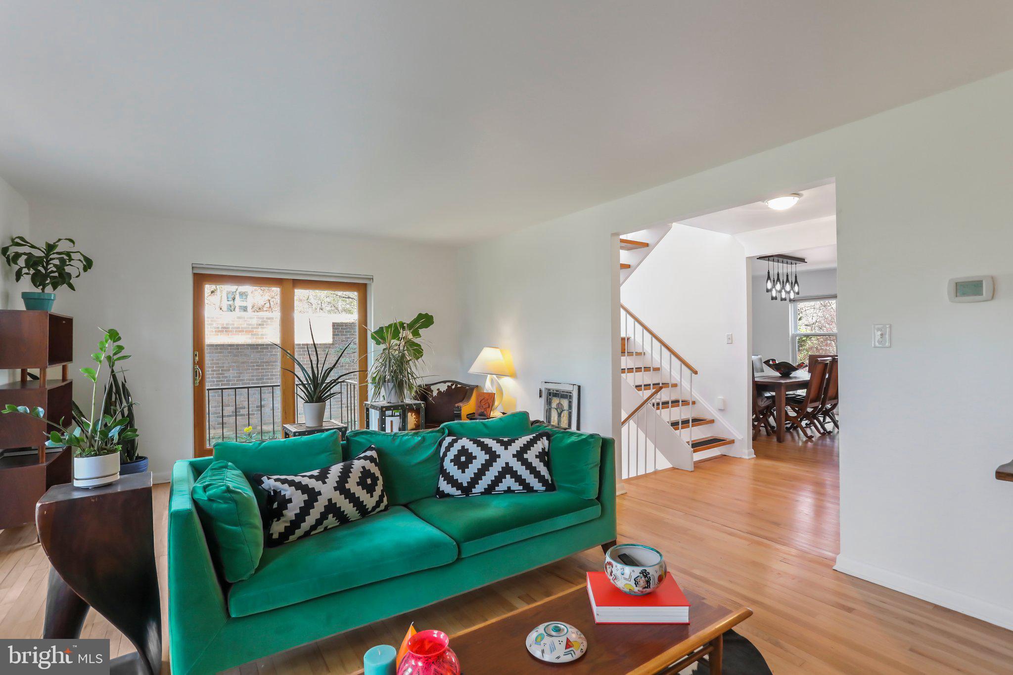 1634 Wainwright Drive Reston, VA 20190 - Photo 7 of 62