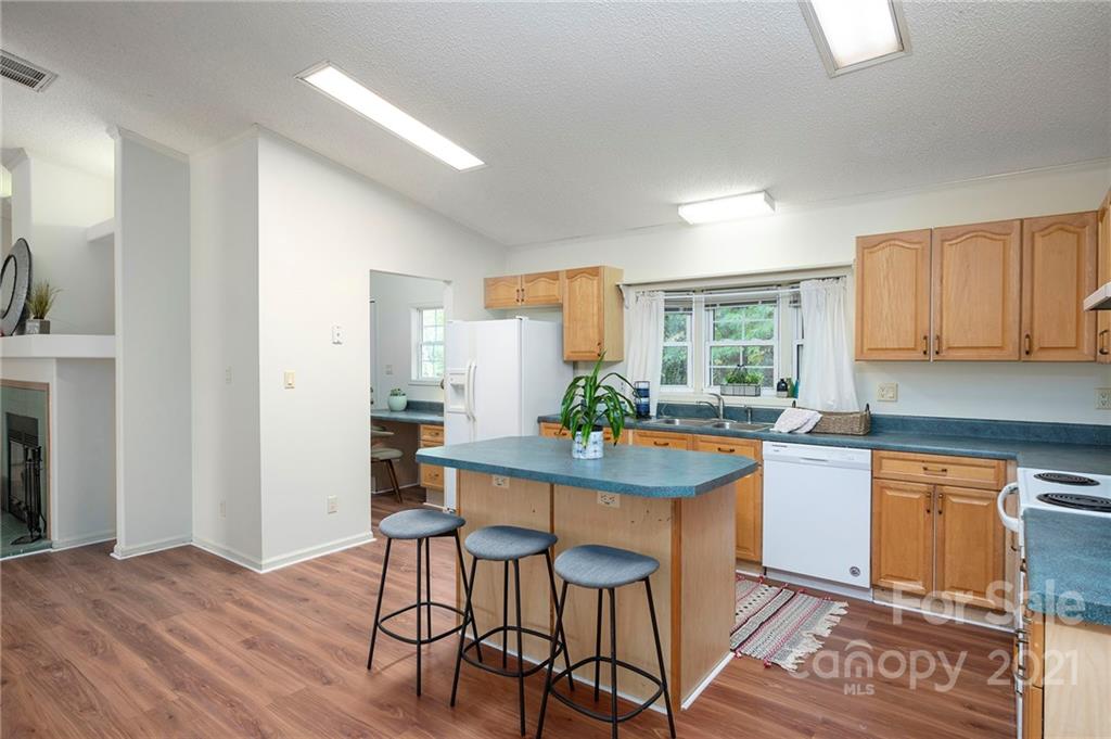 39 Sumter Street Arden, NC 28704 - Photo 8 of 24 Gallery Image 8