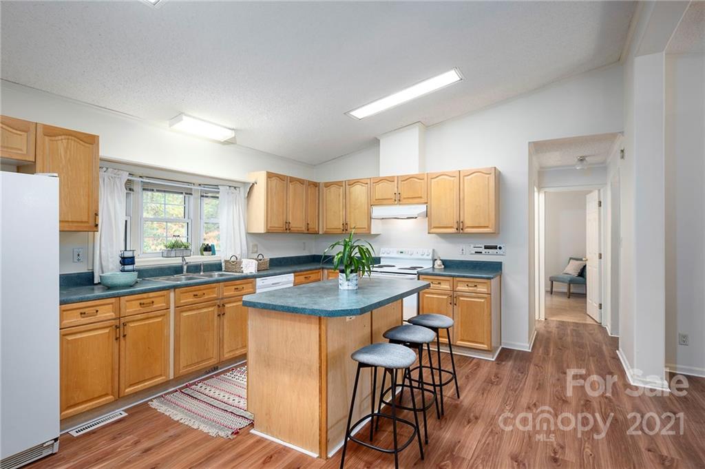 39 Sumter Street Arden, NC 28704 - Photo 9 of 24 Gallery Image 9