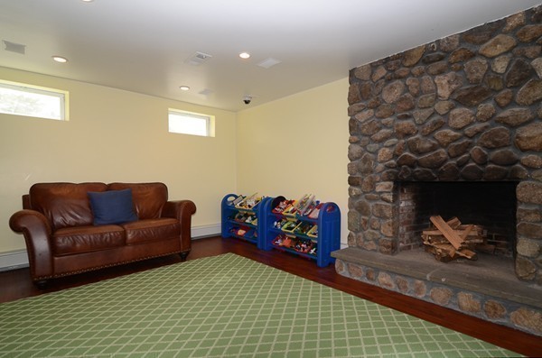 36 Old Farm Road Dover, MA 02030 - Photo 16 of 20 Gallery Image 16