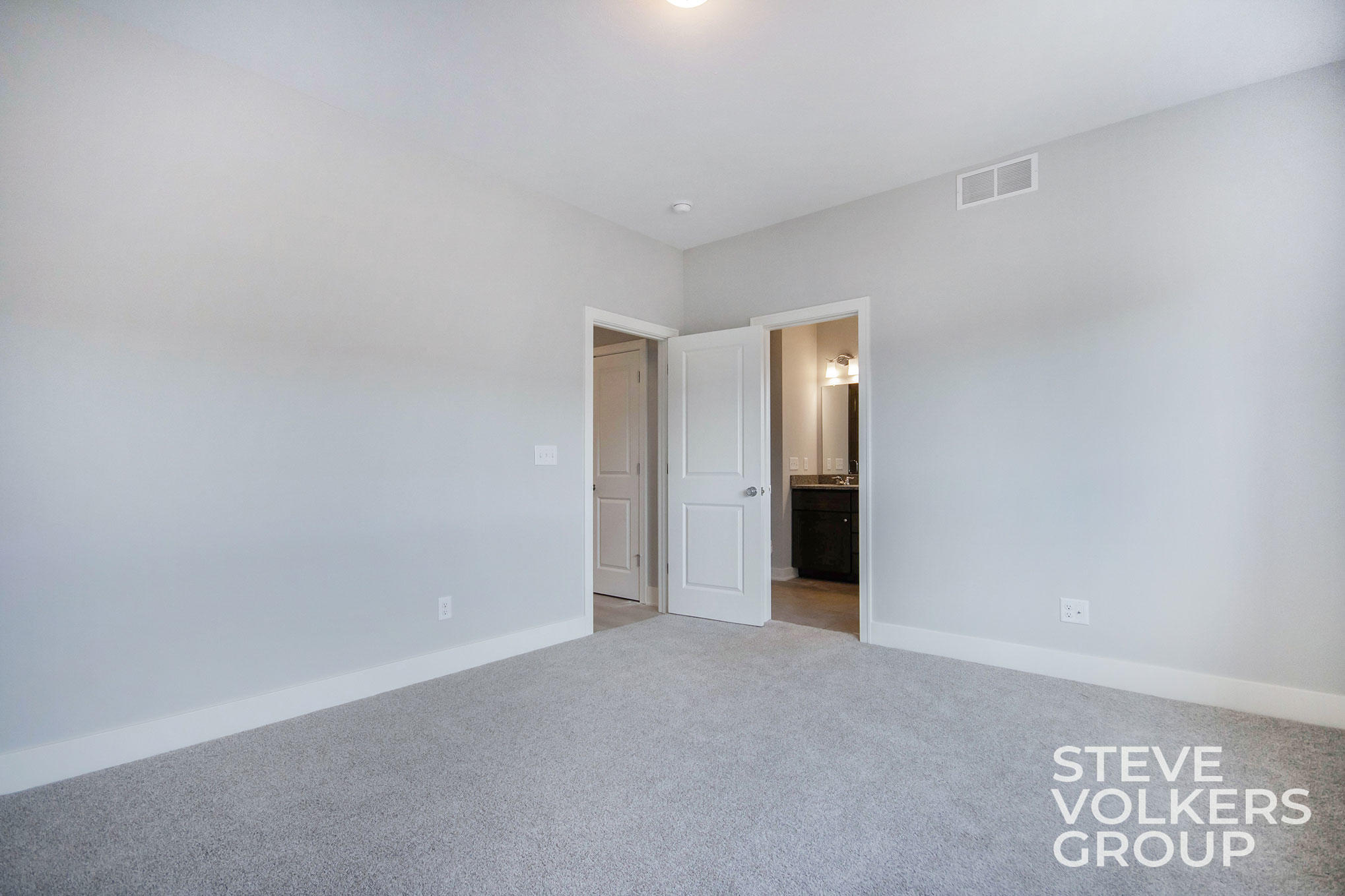 2515 Inverness Road Southeast Grand Rapids, MI 49546 - Photo 29 of 37 2515 Inverness Road SE