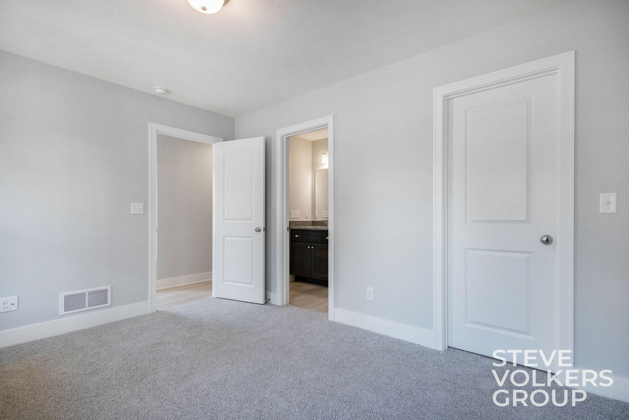 2515 Inverness Road Southeast Grand Rapids, MI 49546 - Photo 3 of 37 2515 Inverness Road SE