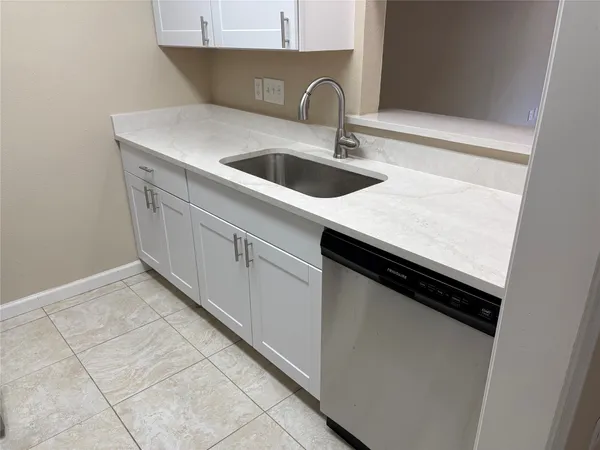 $99,900 | 4645 Wild Indigo Street, Unit 366, Houston, TX 77027