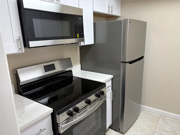 $99,900 | 4645 Wild Indigo Street, Unit 366, Houston, TX 77027