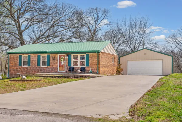 $200,000 | 1115 South Tanyard Road, Cadiz, KY 42211