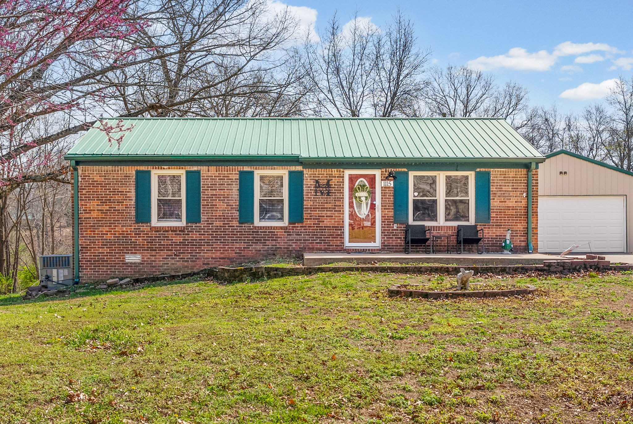 1115 South Tanyard Road Cadiz, KY 42211 - Photo 2 of 32