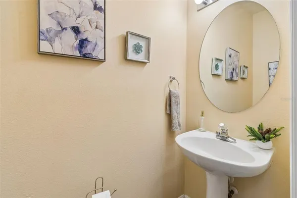 $2,500 | 2401 Silvermoss Drive, Wesley Chapel, FL 33544