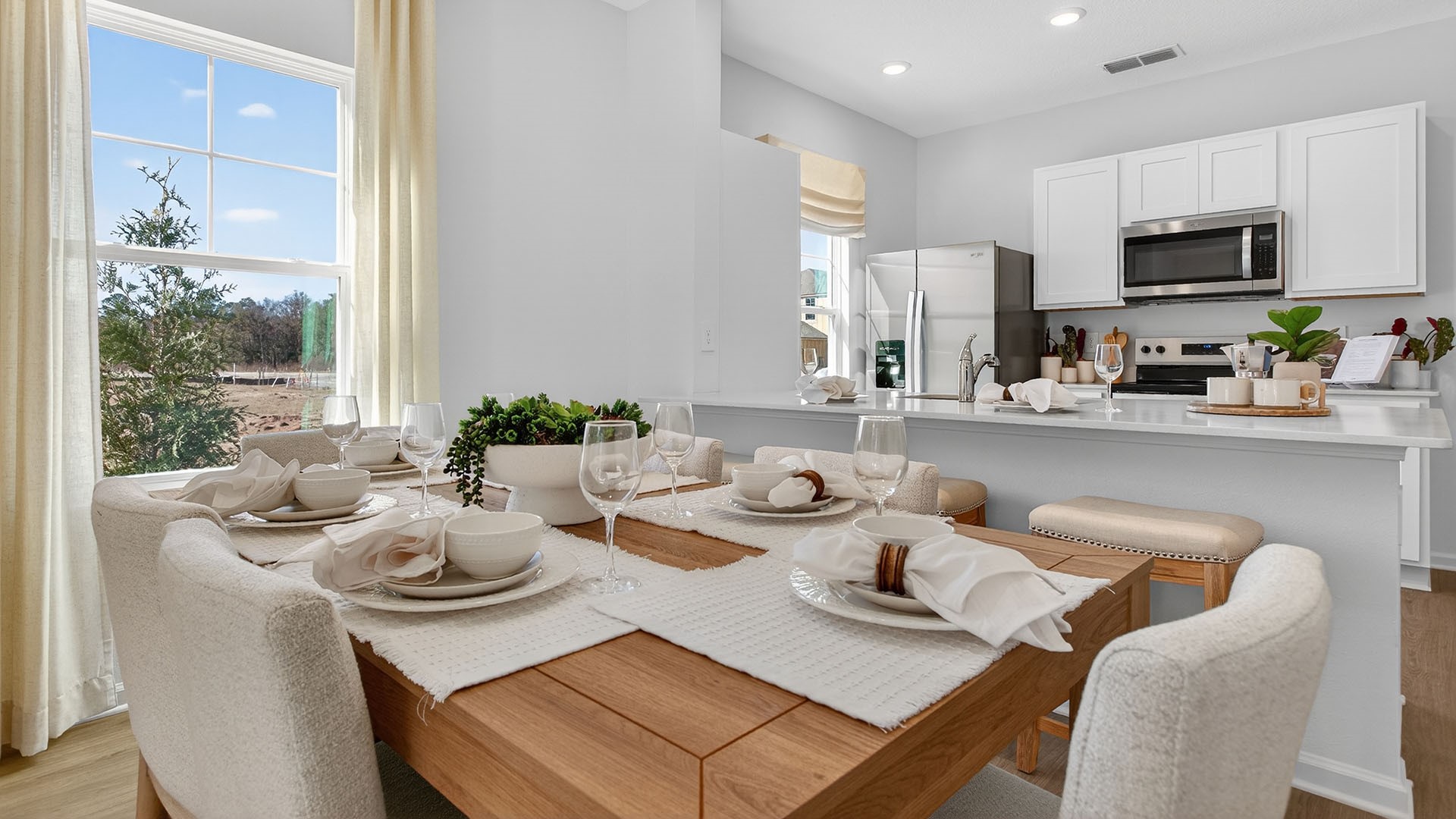 344 Counsel Street Yulee, FL 32097 - Photo 7 of 40 Photo of Model Home