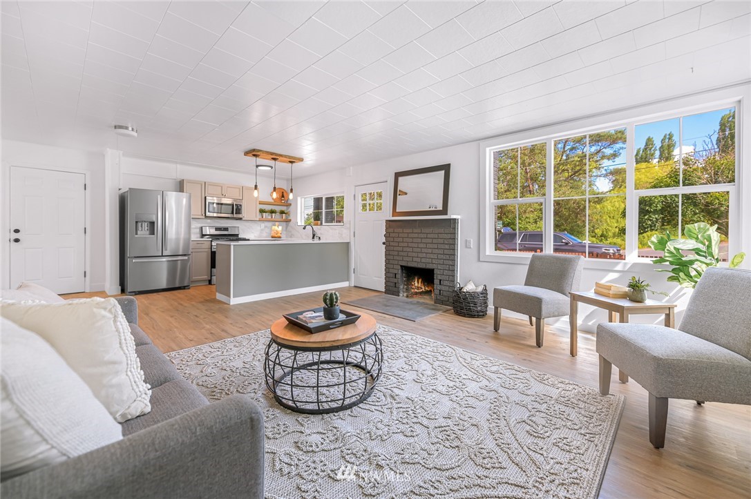 2737 McLeod Road Bellingham, WA 98225 - Photo 3 of 28 Gallery Image 3