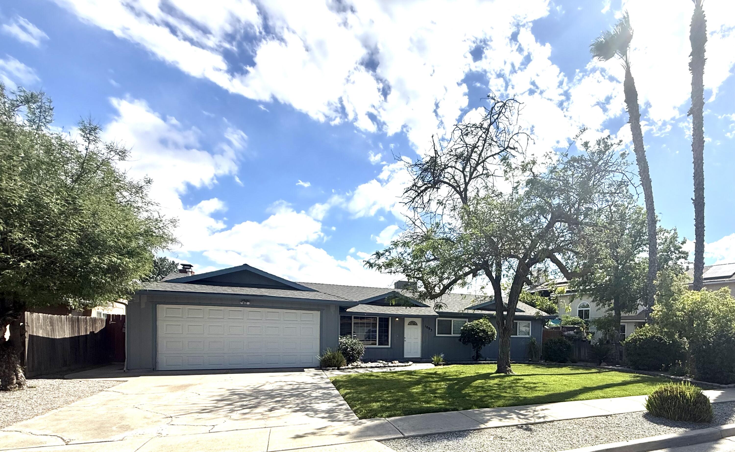 1093 Raymond Road Hanford, CA 93230 - Photo 1 of 32 FullSizeRender (7)