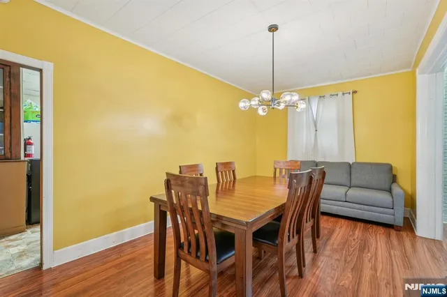 a view of a house with a yard and plants