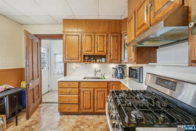 $529,900 | 670 Devon Street, Kearny, NJ 07032