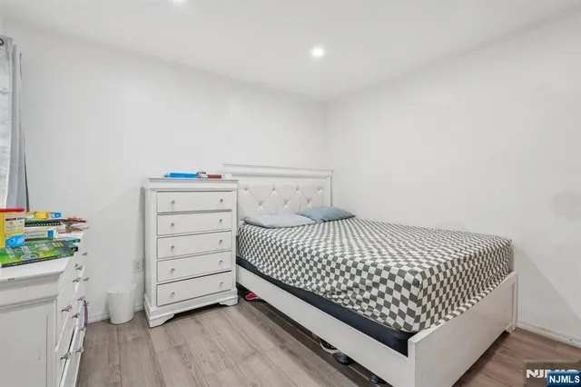 $529,900 | 670 Devon Street, Kearny, NJ 07032