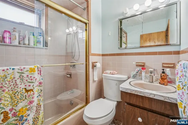 $529,900 | 670 Devon Street, Kearny, NJ 07032