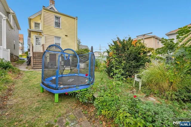 $529,900 | 670 Devon Street, Kearny, NJ 07032