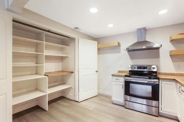 $425,000 | 8355 Deville Oaks Way, Citrus Heights, CA 95621