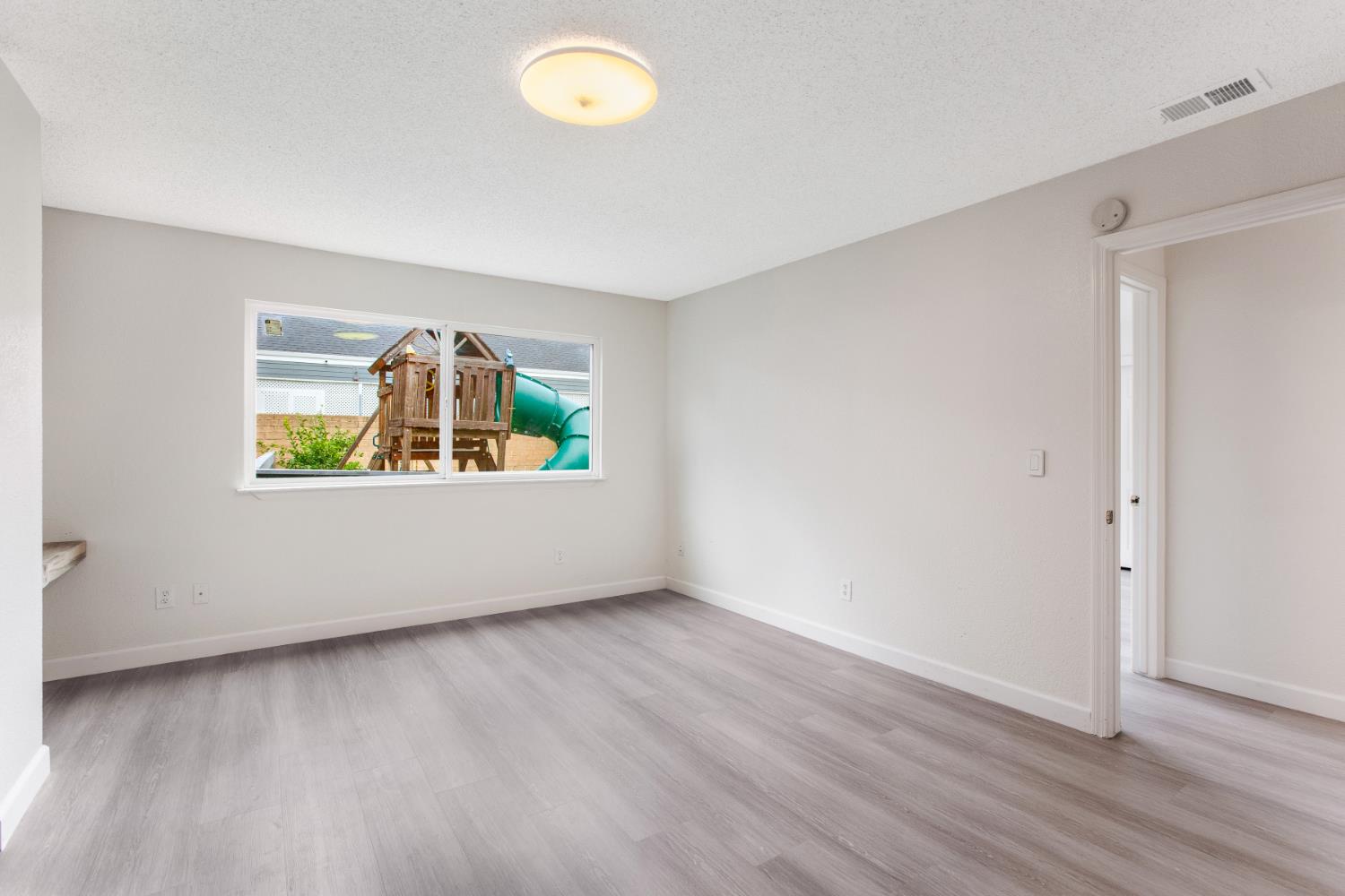 8355 Deville Oaks Way Citrus Heights, CA 95621 - Photo 18 of 24