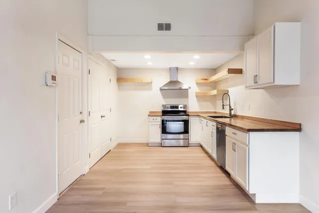 $425,000 | 8355 Deville Oaks Way, Citrus Heights, CA 95621