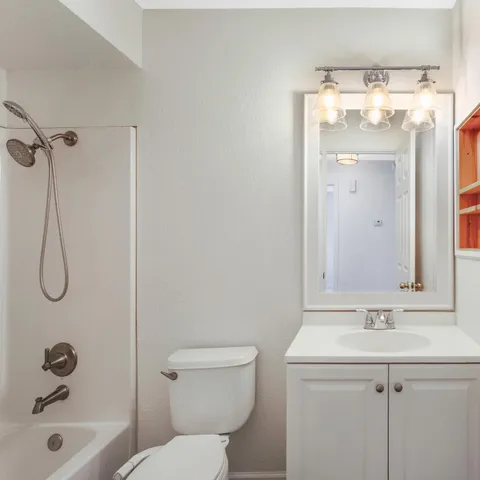 $425,000 | 8355 Deville Oaks Way, Citrus Heights, CA 95621