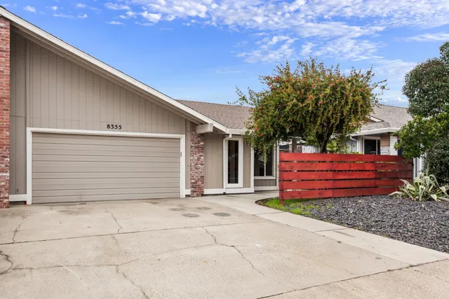$425,000 | 8355 Deville Oaks Way, Citrus Heights, CA 95621