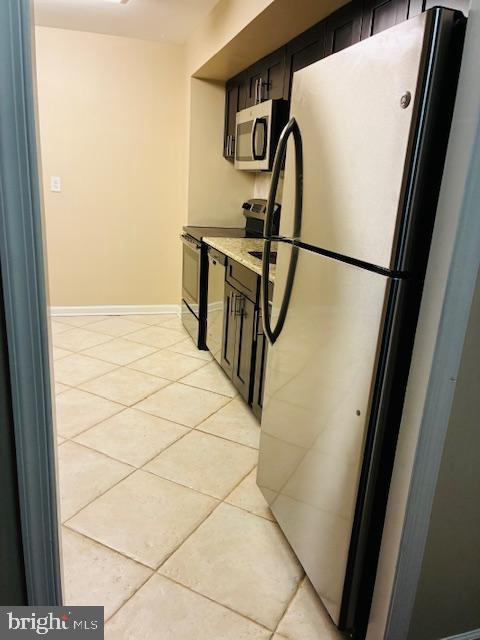 614 Chestnut Street Palmyra, NJ 08065 - Photo 4 of 17 a bathroom with a bathtub