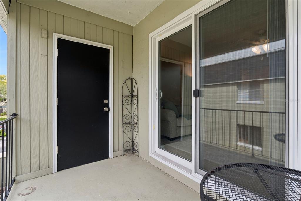 525 South Conway Road, Unit 202 Orlando, FL 32807 - Photo 22 of 34 a view of balcony