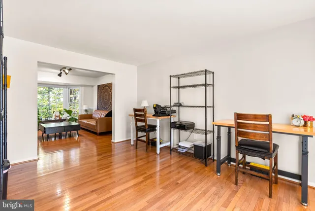 a view of a livingroom with furniture and a livingroom