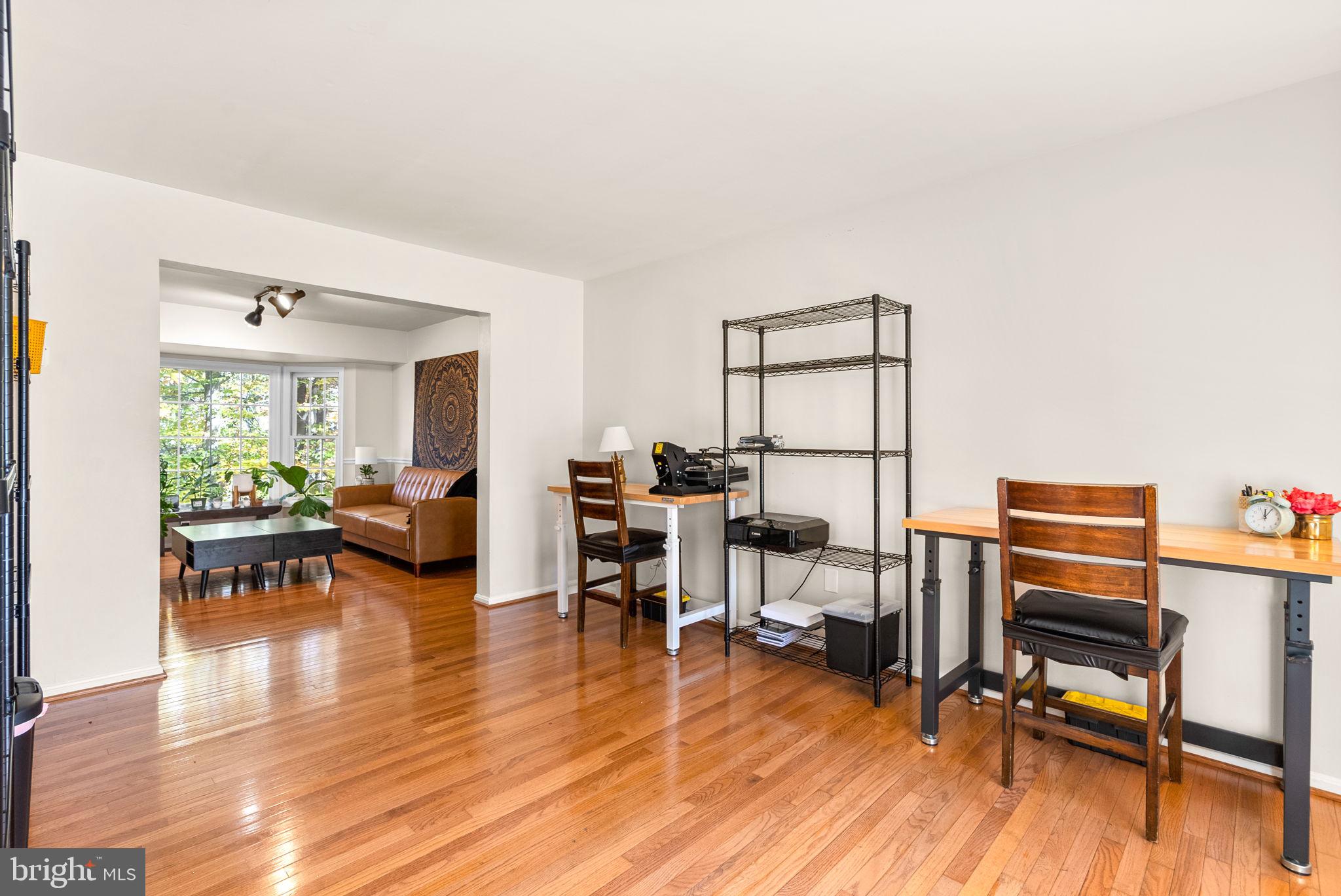 2914 Hatboro Place Upper Marlboro, MD 20772 - Photo 5 of 42 a view of a livingroom with furniture and a livingroom