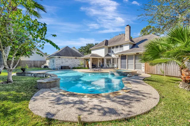 a view of a house with outdoor space