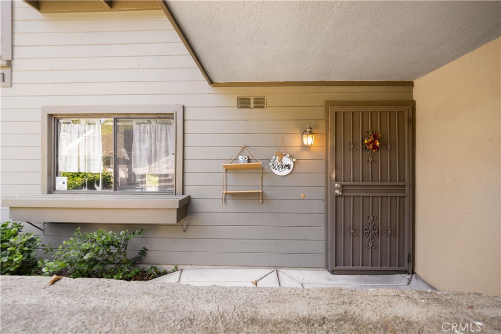 a view of entrance door of the house