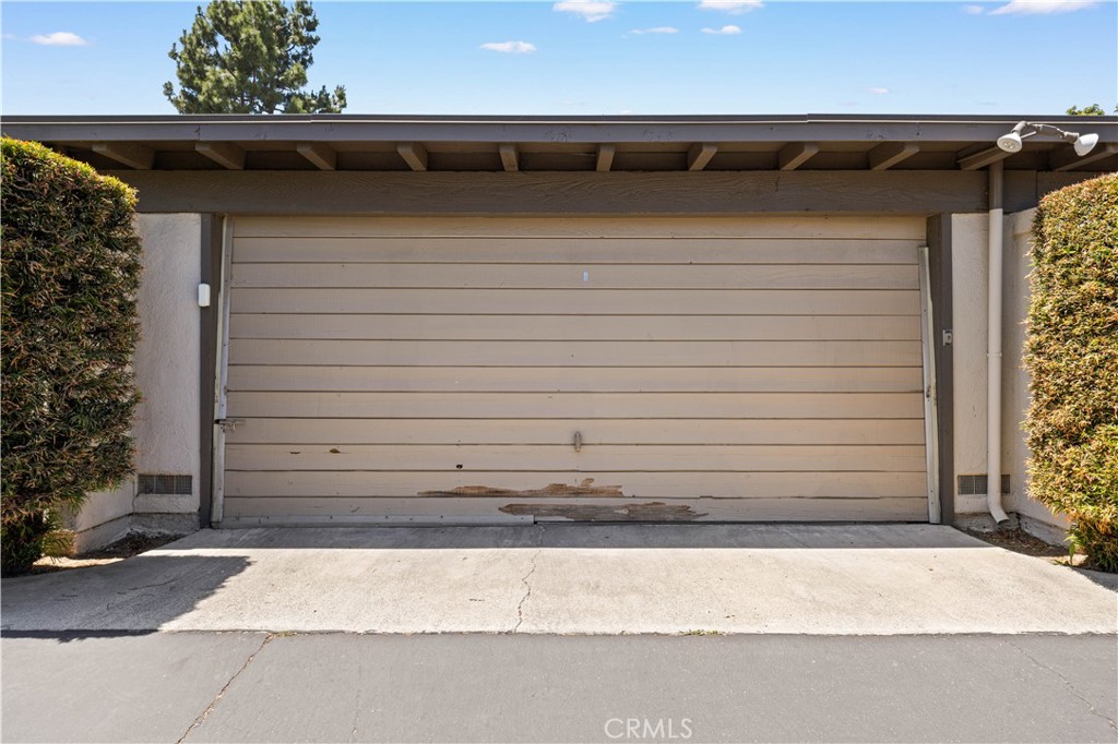 11 Palos, Unit 55 Irvine, CA 92612 - Photo 3 of 25 a view of a wooden door