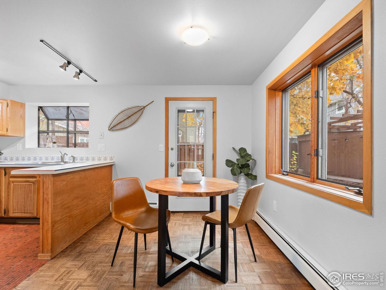 2680 Fremont Street Boulder, CO 80304 - Photo 6 of 28 a dining room with furniture and window
