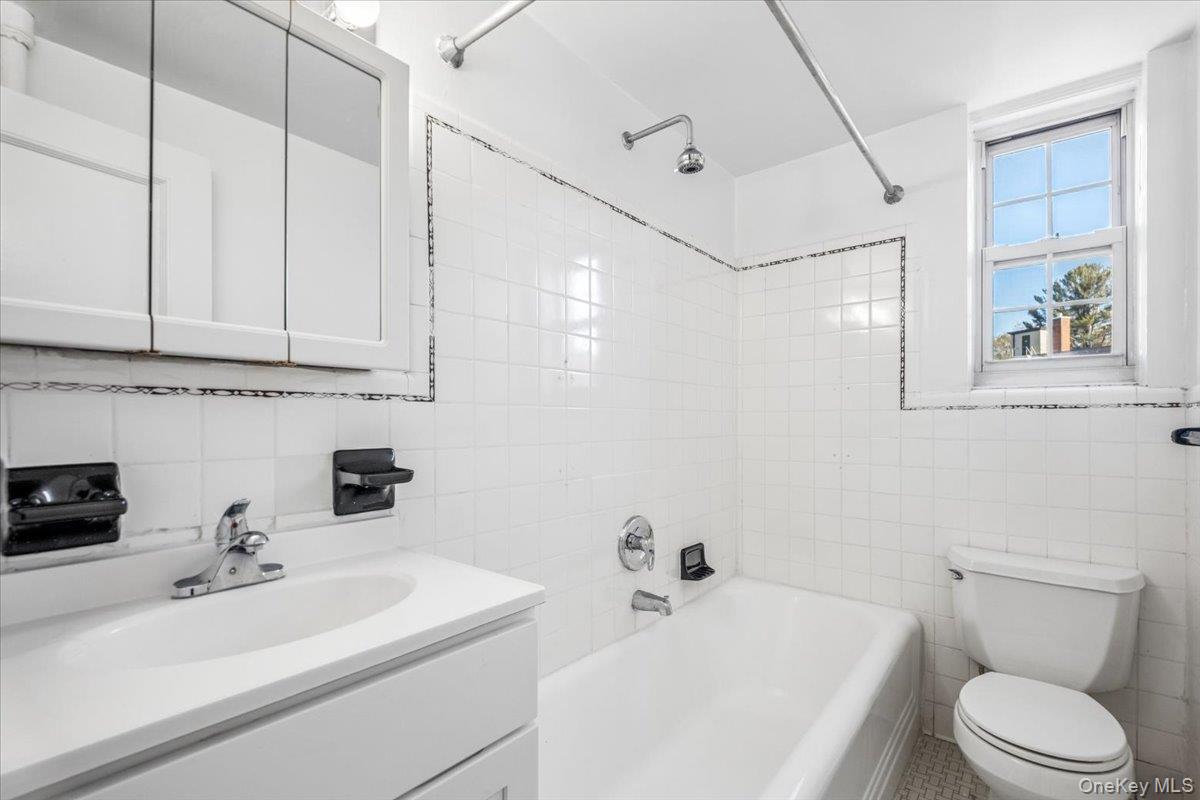 45 Popham Road, Unit 5L Scarsdale, NY 10583 - Photo 11 of 27