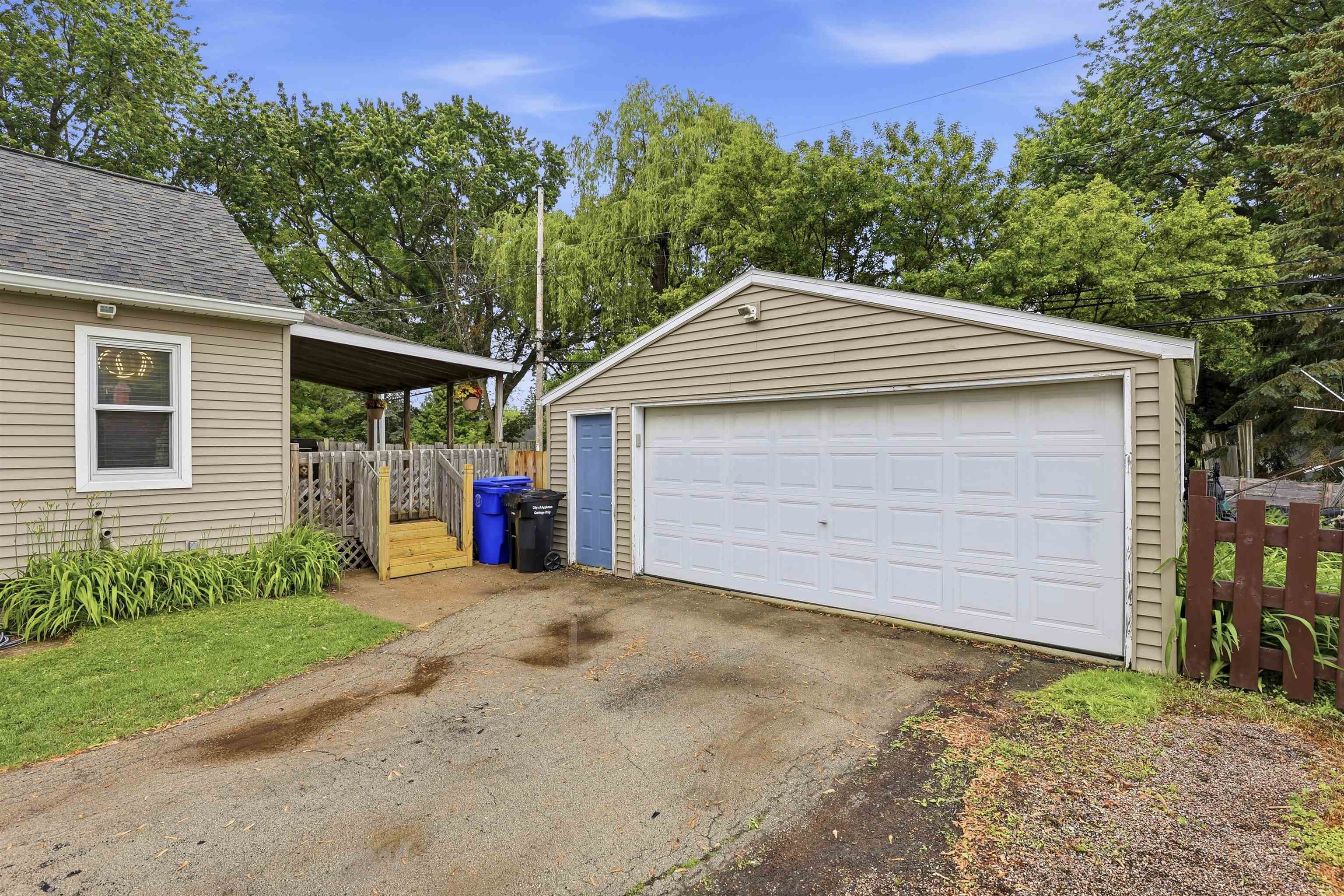 709 East Goodall Street Appleton, WI 54915 - Photo 24 of 28