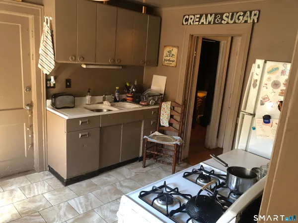 $2,000 | 317-319 Garden Street, Wethersfield, CT 06109