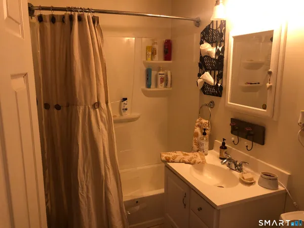 $2,000 | 317-319 Garden Street, Wethersfield, CT 06109