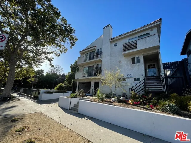 $3,600 | 7327 Willoughby Avenue, Unit 6, Los Angeles, CA 90046