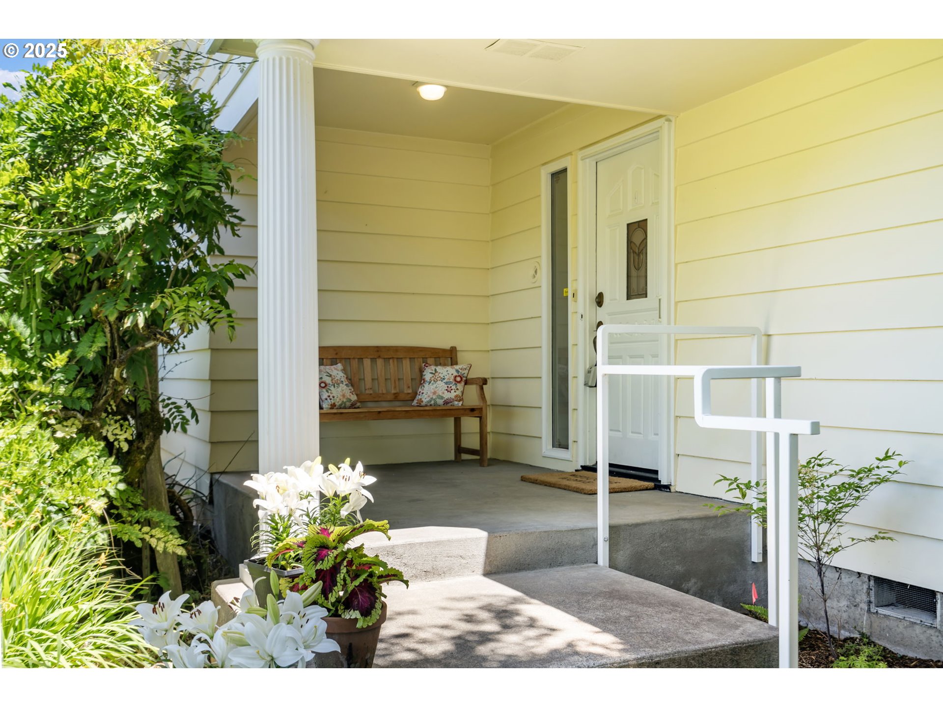 19117 Northeast 29th Avenue Ridgefield, WA 98642 - Photo 28 of 48 a house with a garden view