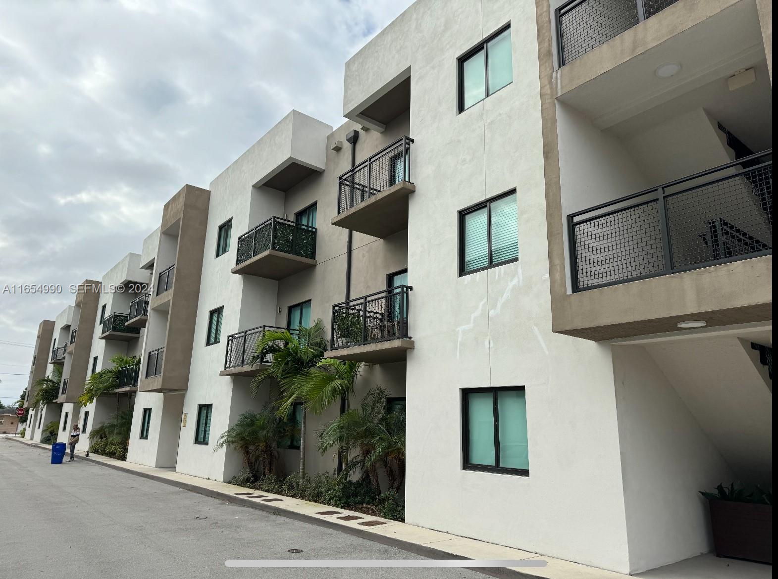 640 West 18th Street, Unit 107 Hialeah, FL 33010 - Photo 2 of 8