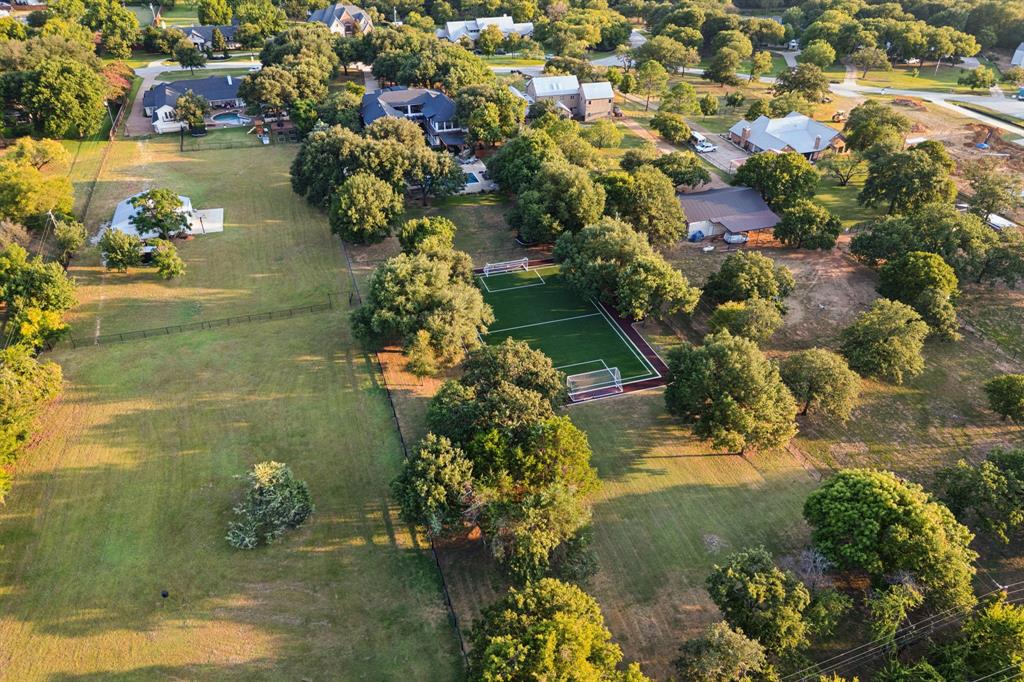 1006 Quail Run Road Southlake, TX 76092 - Photo 37 of 40 a picture of flowers
