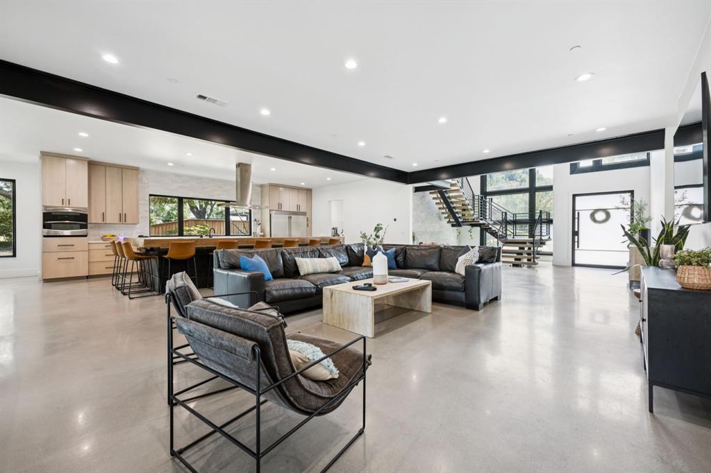 1006 Quail Run Road Southlake, TX 76092 - Photo 4 of 40 a living room with furniture and a large window